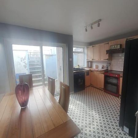 Вилла Guardian View Abertillery Экстерьер фото